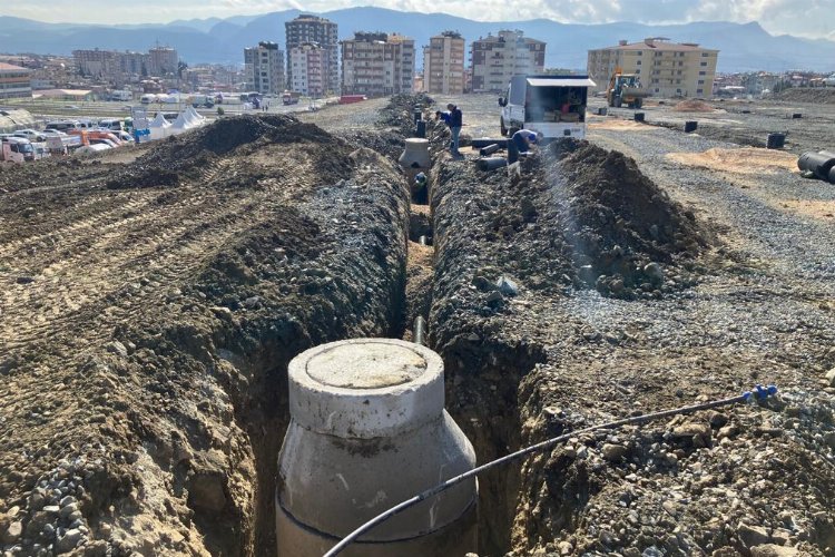 İSU ekipleri Hatay’ı tekrar ayağa kaldırıyor -