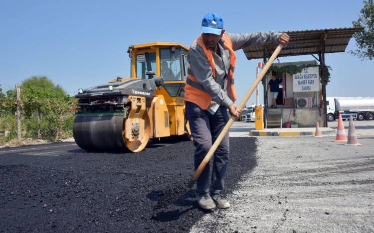 İzmir Aliağa'da asfaltlama çalışmaları