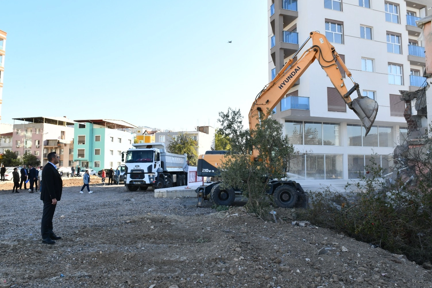 İzmir Çiğli'de Balatçık'a yeni yol... Trafiği rahatlatacak yıkımlar başladı -