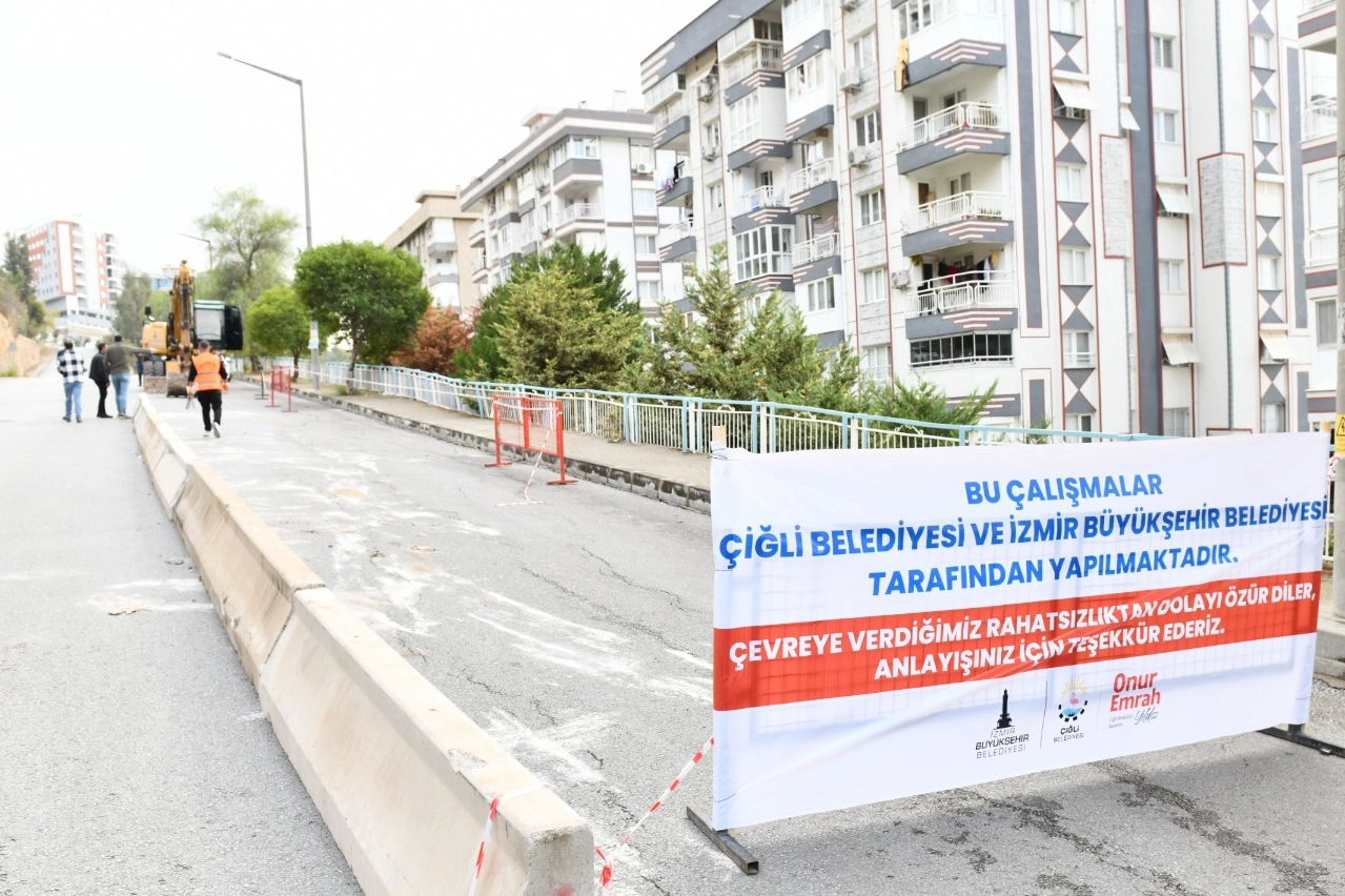 İzmir Çiğli’de heyelan bölgesine hızlı müdahale -