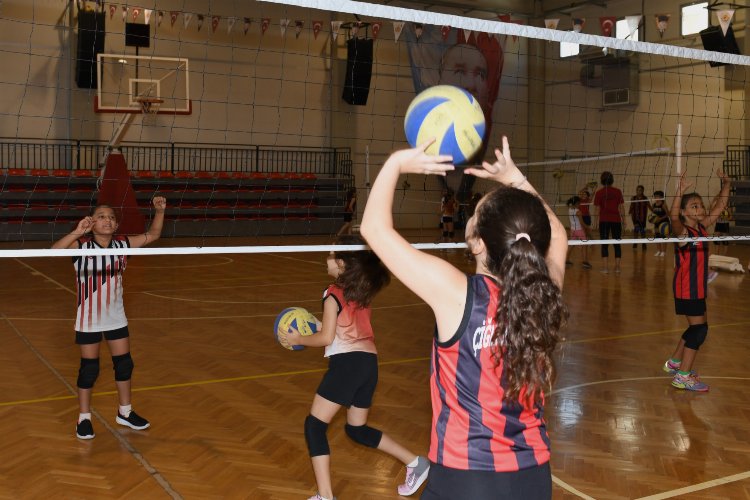 İzmir Çiğli'de 'Yaz Spor' heyecanı -