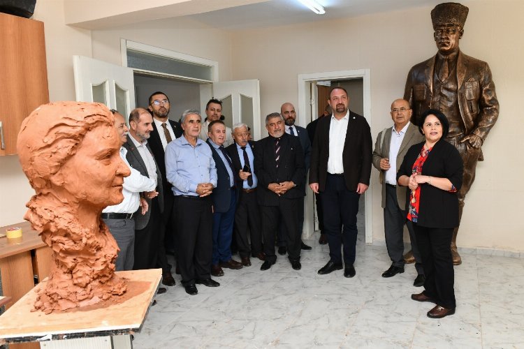 İzmir'de Çiğli'nin ilk Sanat Akademisi açıldı -