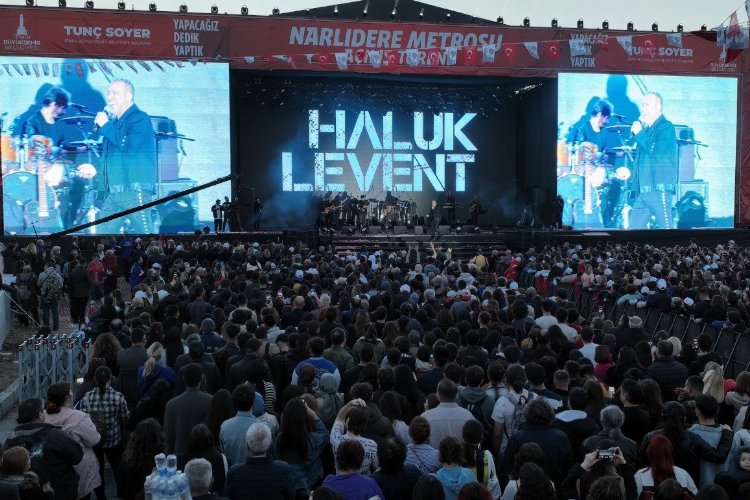 İzmir'de Haluk Levent coşkusu -