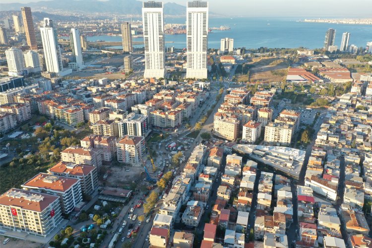 İzmir'de kaç bina deprem riskinde? -