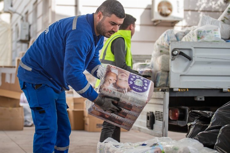 İzmir'den Osmaniye'ye kapı kapı yardım -