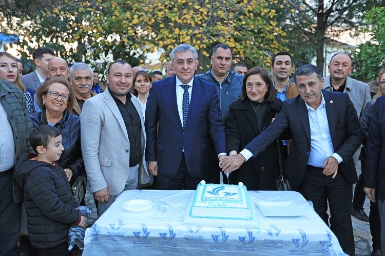 İzmir Güzelbahçe Belediyesi'nden yeni yıl mesajı -