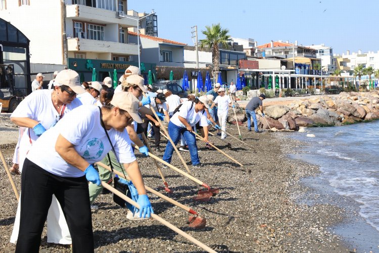 İzmir Güzelbahçe'de imece temizlik! -