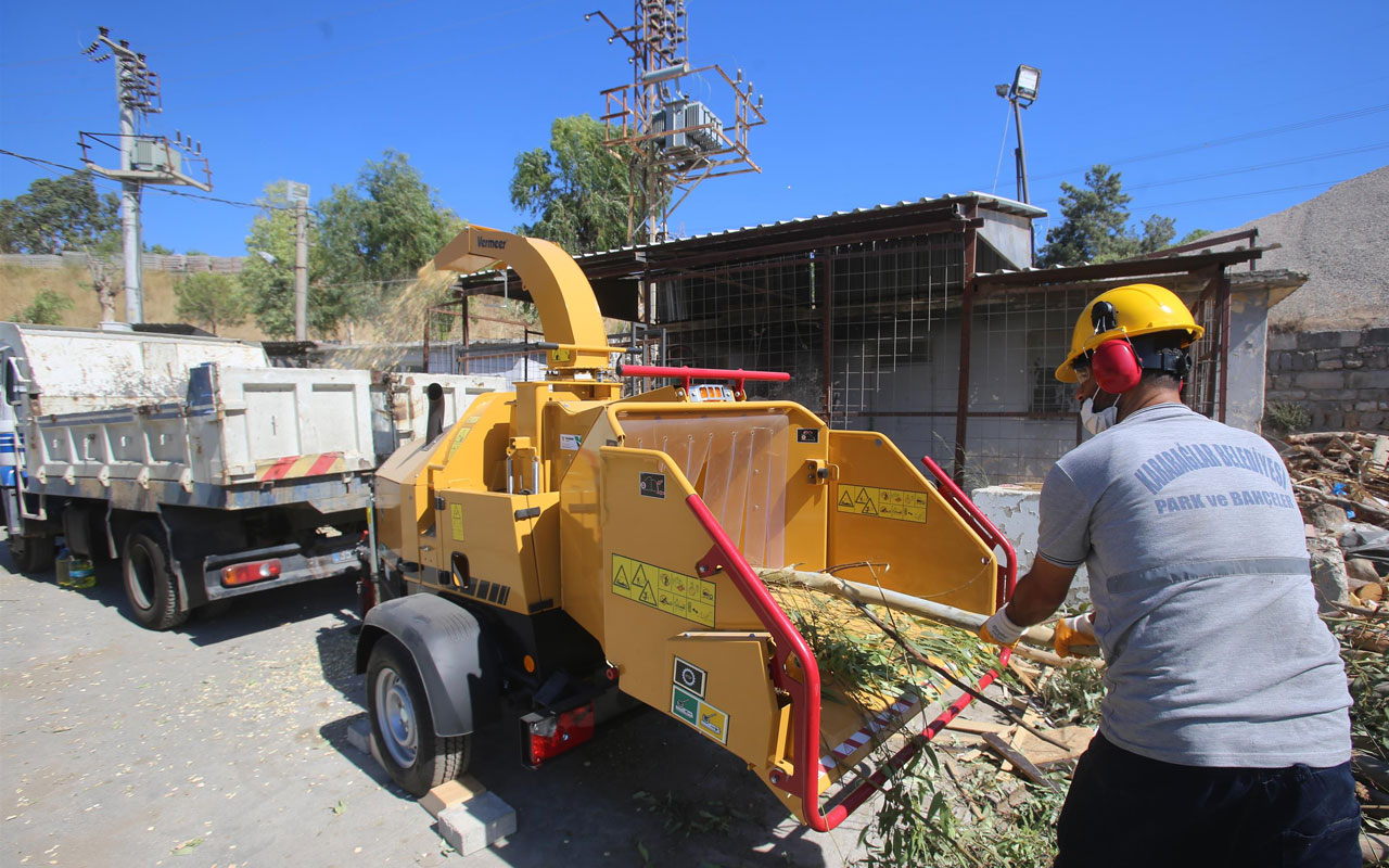 İzmir Karabağlar’a dal öğütme makinesi kazandırıldı