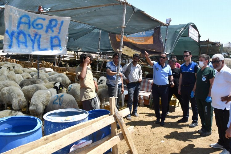 İzmir Karabağlar'da bayram öncesi sıkı denetim -