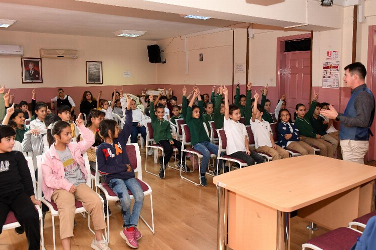 İzmir Karabağlar'da çocuklar çevre bilinciyle yetişiyor -