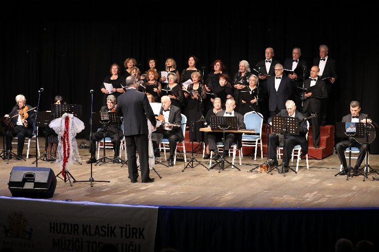 İzmir Narlıdere'de keyifli konser -