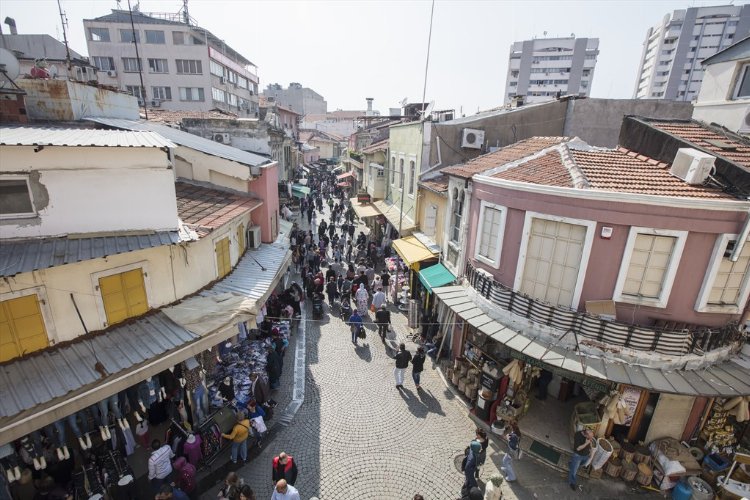 İzmir tarihi Kemeraltı için para arıyor -