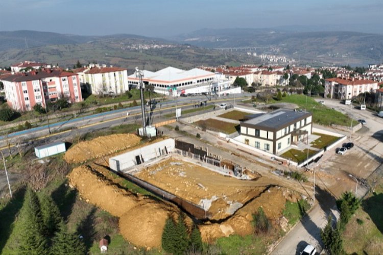 İzmit Ayazma Mahallesinde futbol sahasına adım adım -