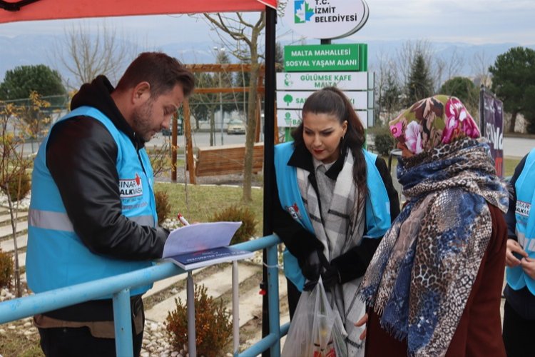 İzmit Belediyesi vatandaşın taleplerini dinliyor -