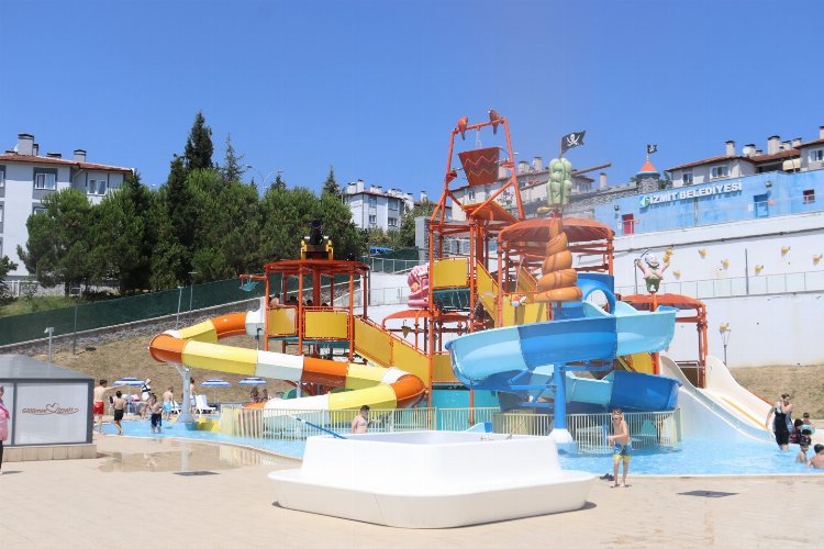 İzmit'in Aquapark’ı yeni sezonu başlattı -