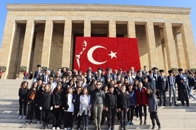 İzmit'in kahraman gazileri Anıtkabir'de -