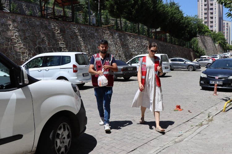 İzmit'in sıcak yemek uygulaması sürüyor -