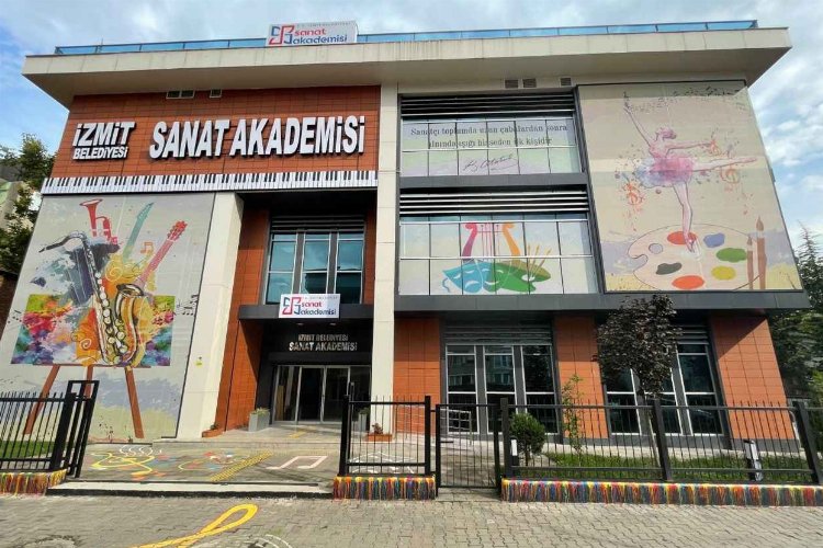 İzmit Sanat Akademisi'nde tiyatro seçmeleri tamamlandı -