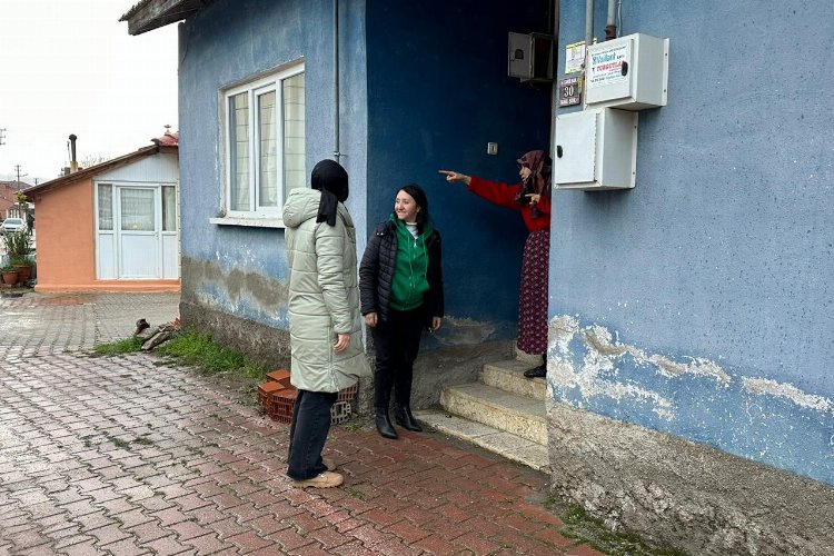 Kadın başkan kapı kapı bereketi çoğaltıyor -