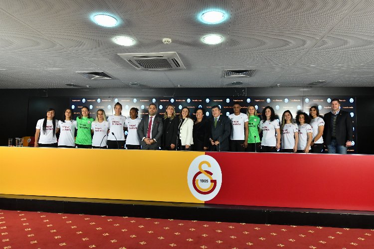 Kadınlar 'Galatasaray Hepsiburada' ile yeşil sahaya iniyor