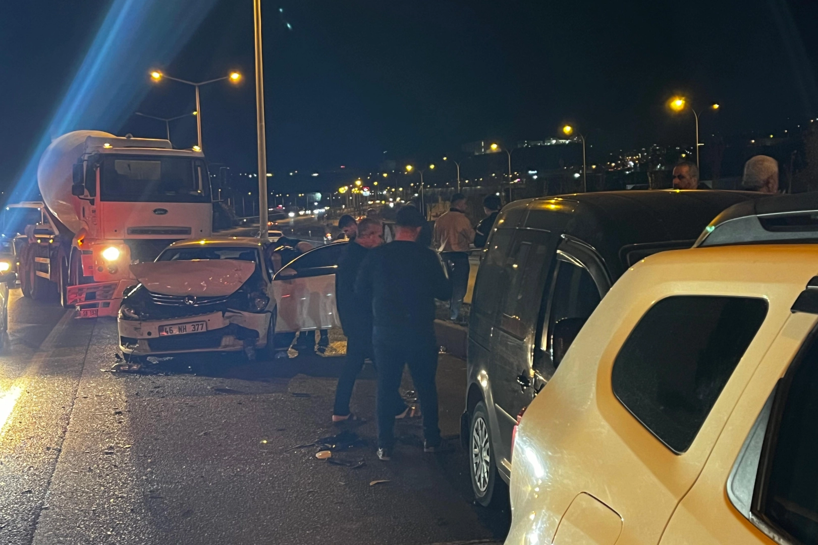 Kahramanmaraş'ta zincirleme trafik kazası! 4 araç hasar gördü -