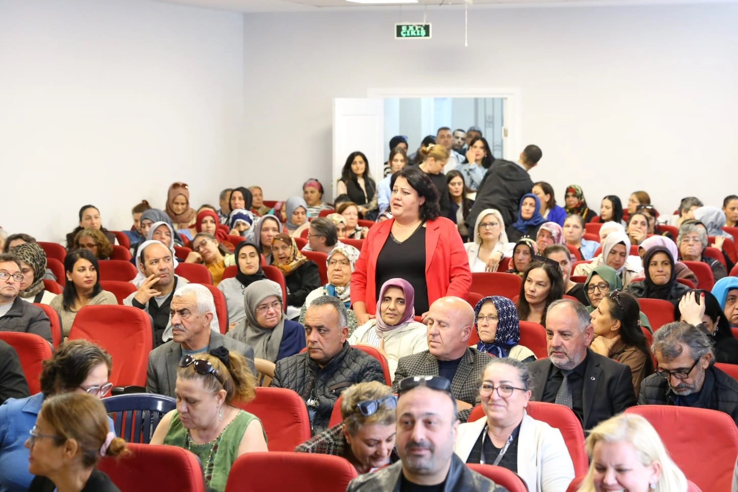 Karabağlar'da bağımlılıkla mücadele semineri -