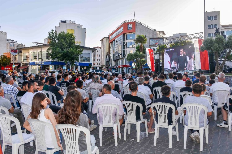 Karacabey'de milli maç heyecanı dev ekranda yaşanacak -