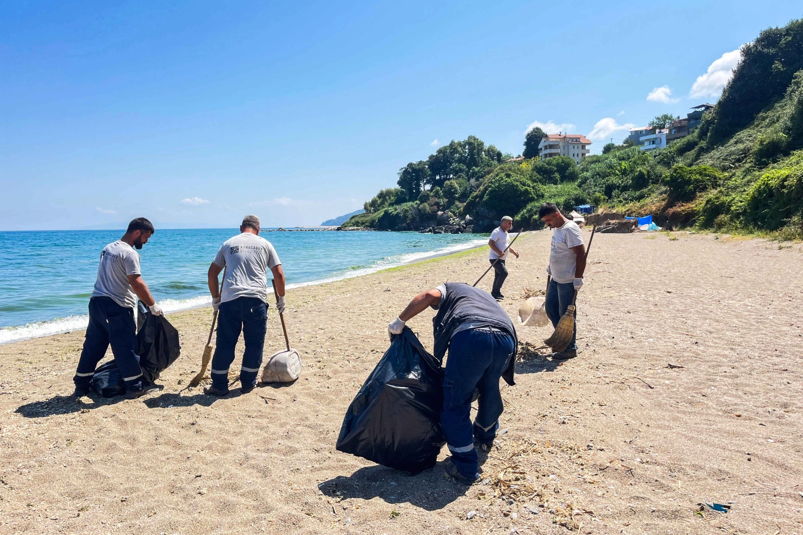 Karacabey Kurşunlu sahilinde örnek temizlik -