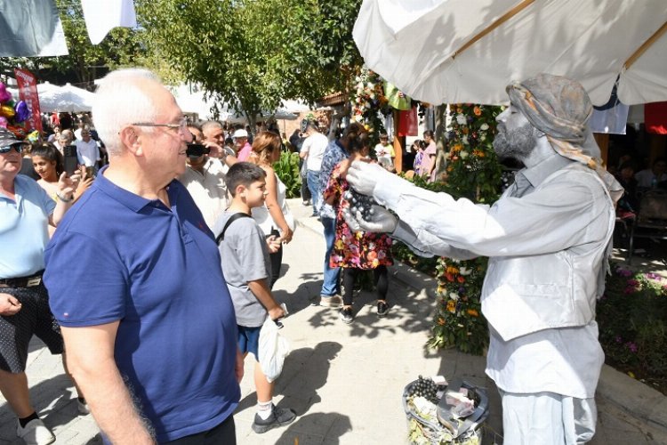 Kavacık Üzüm Festivali'ne 'pazar' akını -