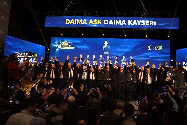 Kayseri belediye başkan adaylarından gövde gösterisi -