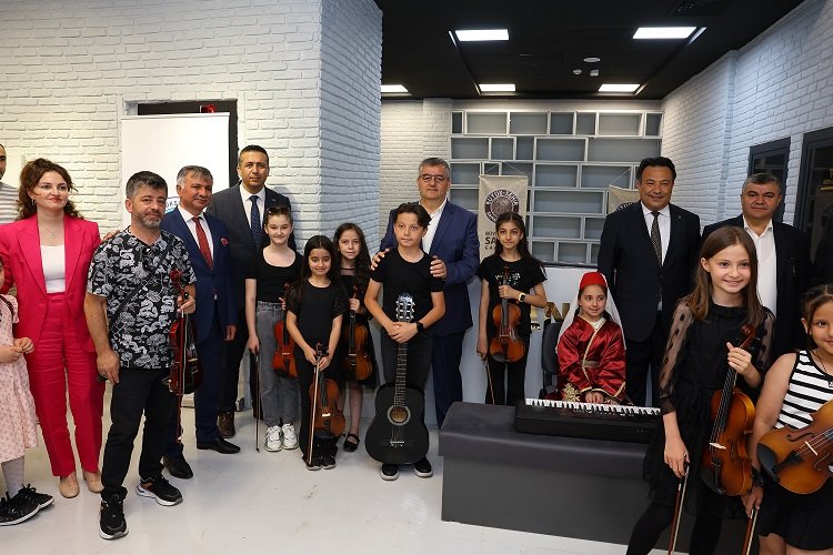 Kayseri Büyükşehir Sanat Galerisi’nde engelleri aşan sergi  -