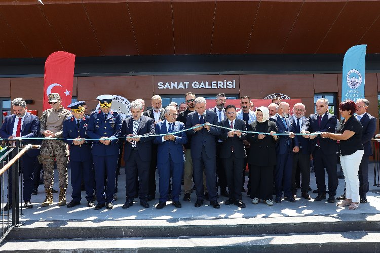 Kayseri'de ‘Milletin Zaferi KAYMEK Gurur Sanat Sergisi’ açıldı -