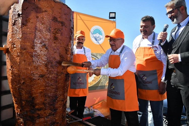 Kayseri Gastronomi Günleri sucuk dönerle başladı -