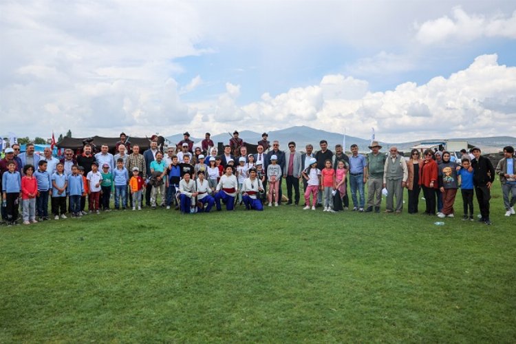 Kayseri Hacılar'da çocuklara renkli şenlik -