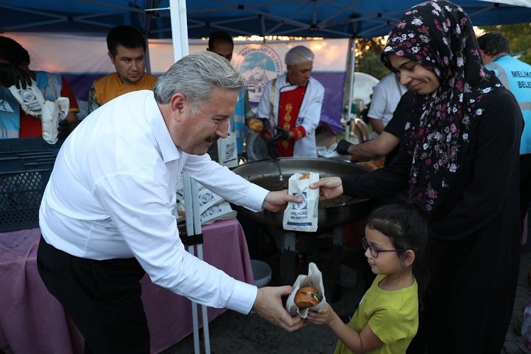 Kayseri Melikgazi'de mahalle buluşmaları tam gaz -