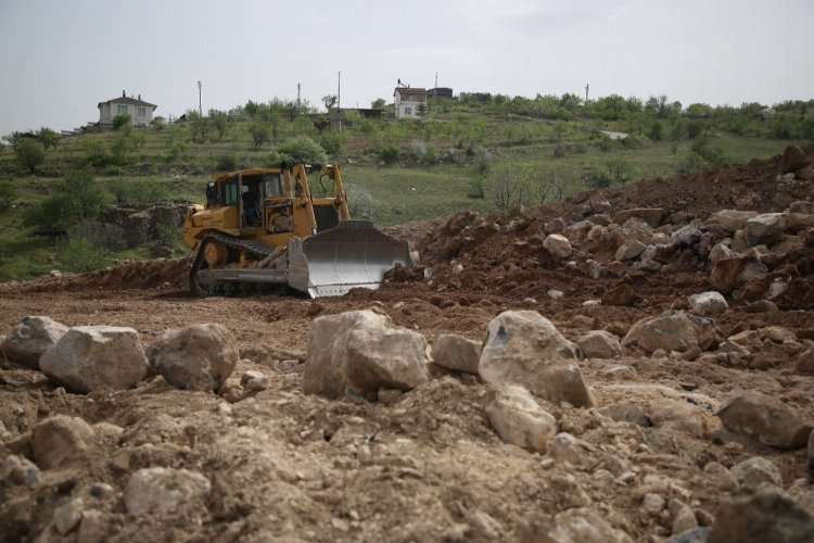 Kayseri Melikgazi'de yol genişleme çalışması sürüyor -