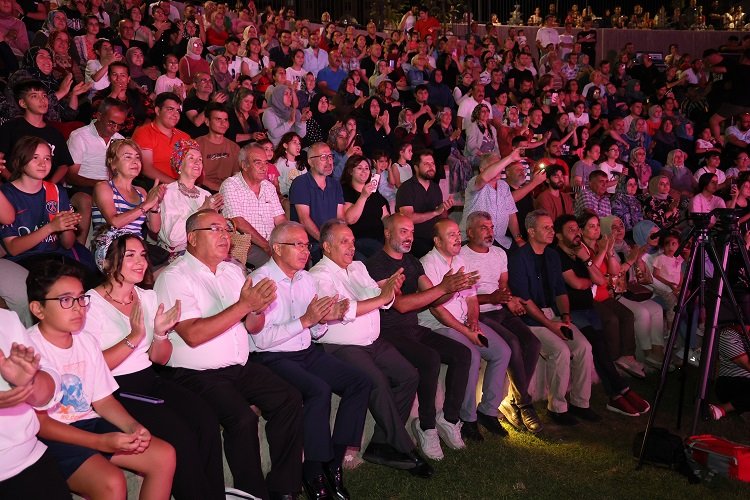 Kayseri Talas Meydanı'nda konser coşkusu -