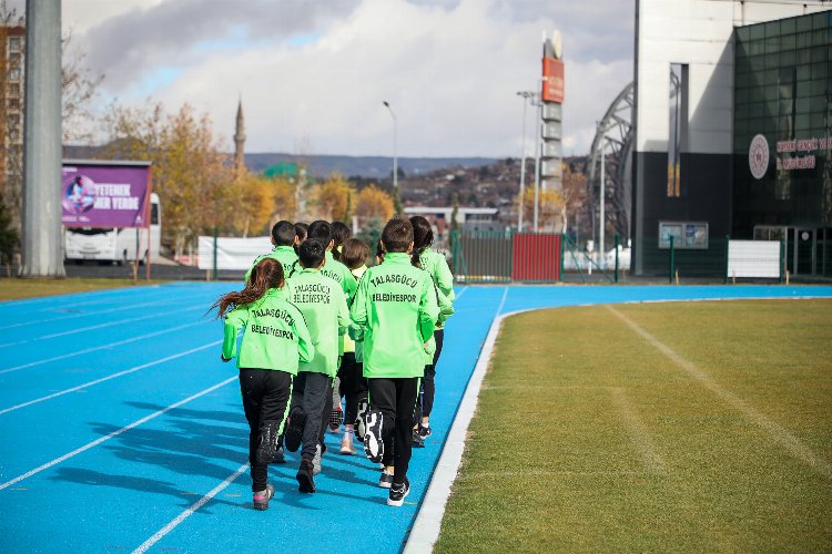 Kayseri Talas'ta atletizm başarısı