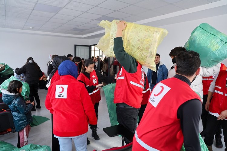 Kayseri Talas yardım elini çekmedi -