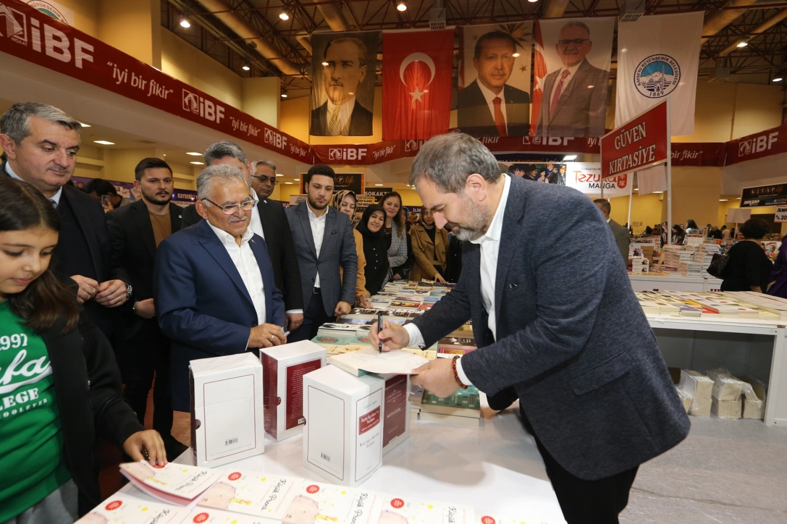 Kayseri’yi rekor kıran “7’nci Kitap Fuarı” heyecanı sardı -