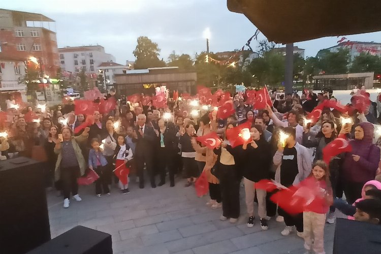 Keşan’da 19 Mayıs coşkusu Fener Alayı ile taçlandı -