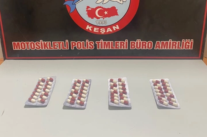 Keşan'da 56 adet sentetik ecza ele geçirildi -