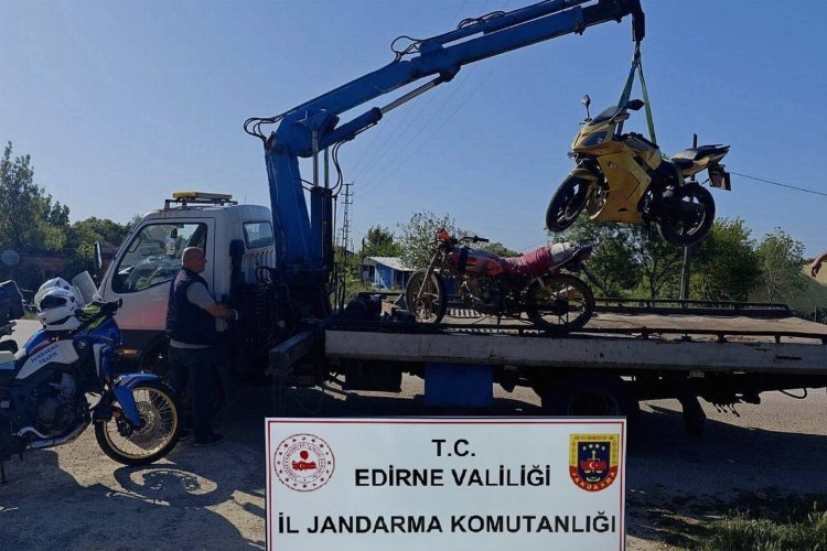 Keşan'da motosiklet sürücülerine trafik jandarma'dan uyarı! -