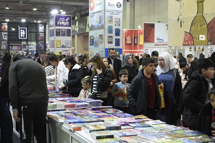 Kitap tutkunları Bursa’ya akın ediyor -