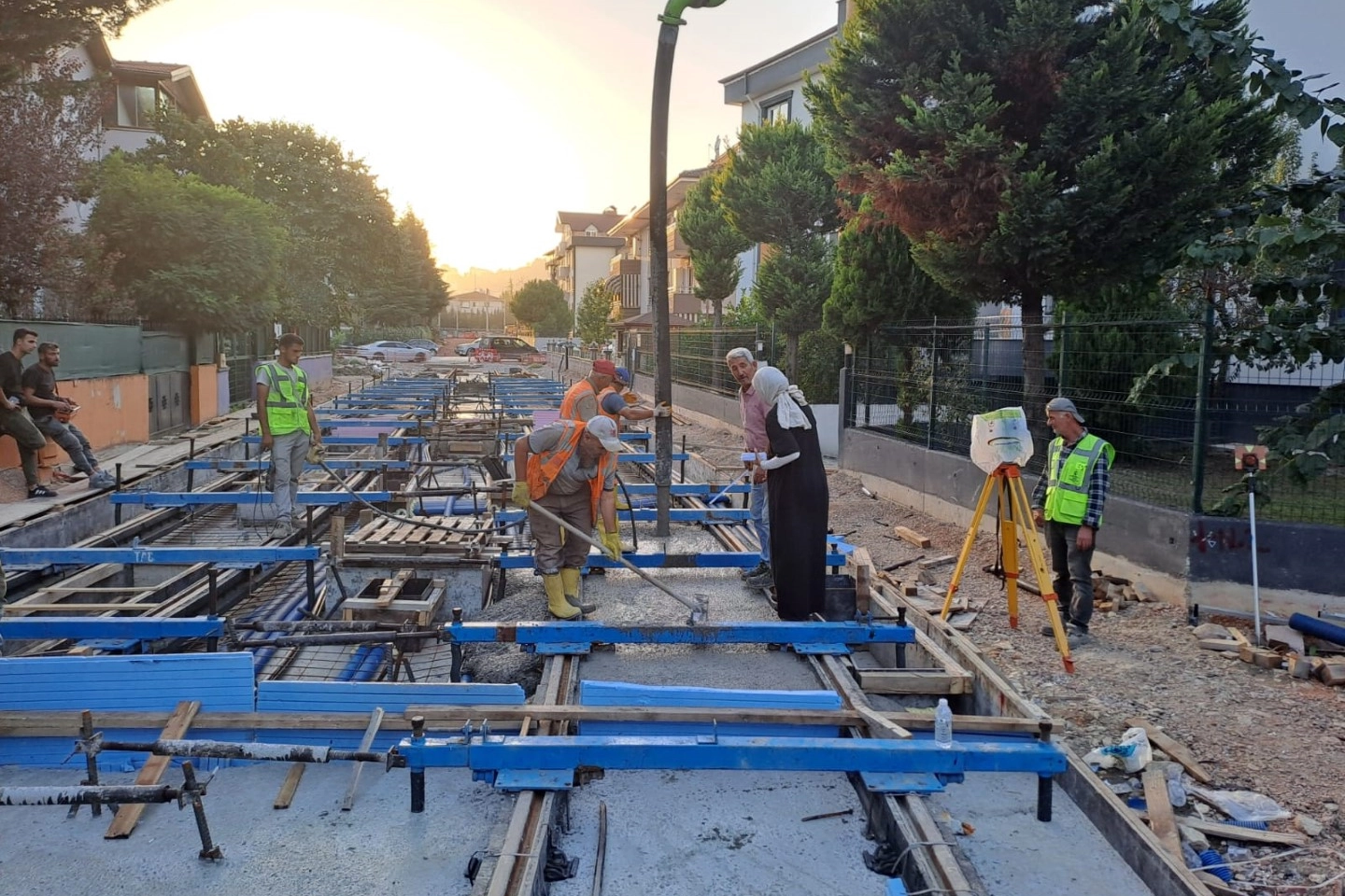 Kocaeli Alikahya Tramvayı'nda ray betonları dökülüyor -