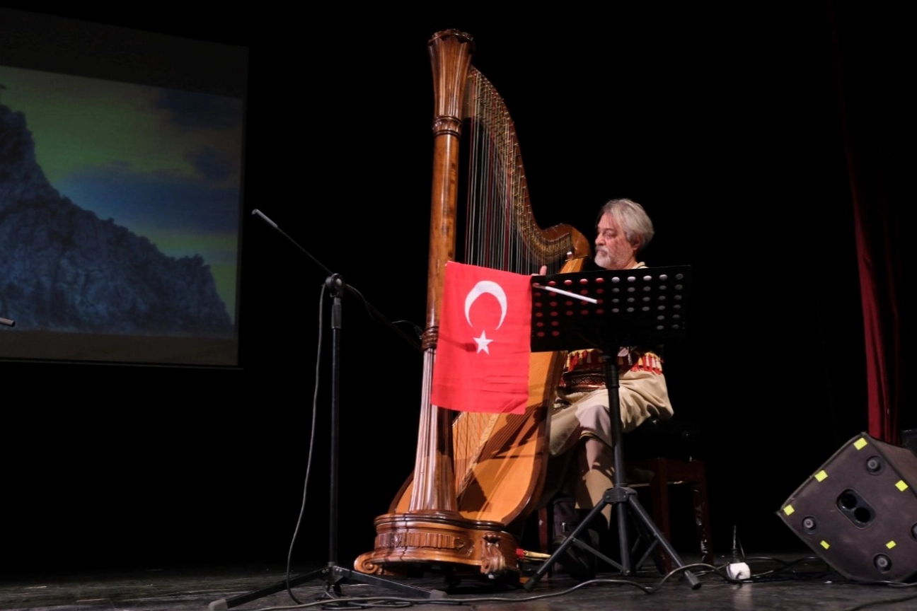 Kocaeli Büyükşehir'den muhteşem Cumhuriyet konseri -