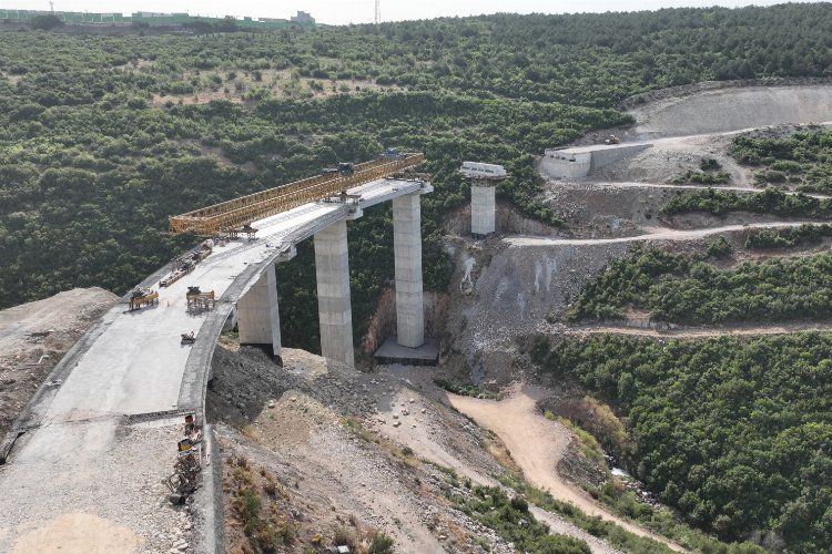 Kocaeli'de Dilovası Hastane Yolu’nda 40 kirişin montajı tamam -