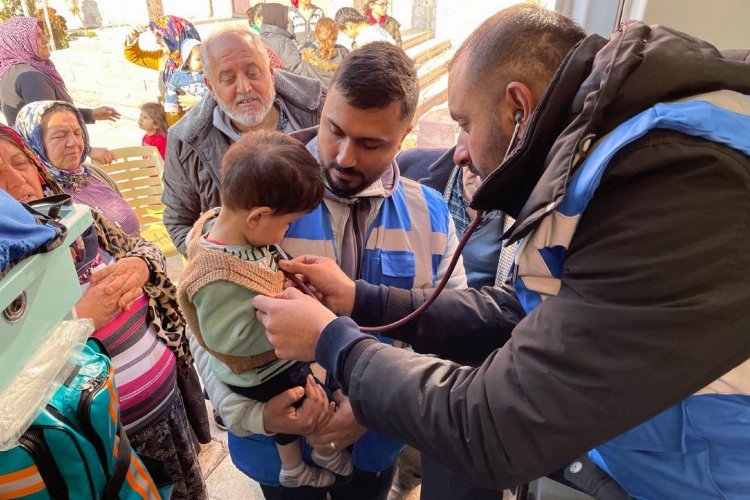 Kocaeli'den gönüllü doktorlarla Hatay'da sağlık hizmeti -