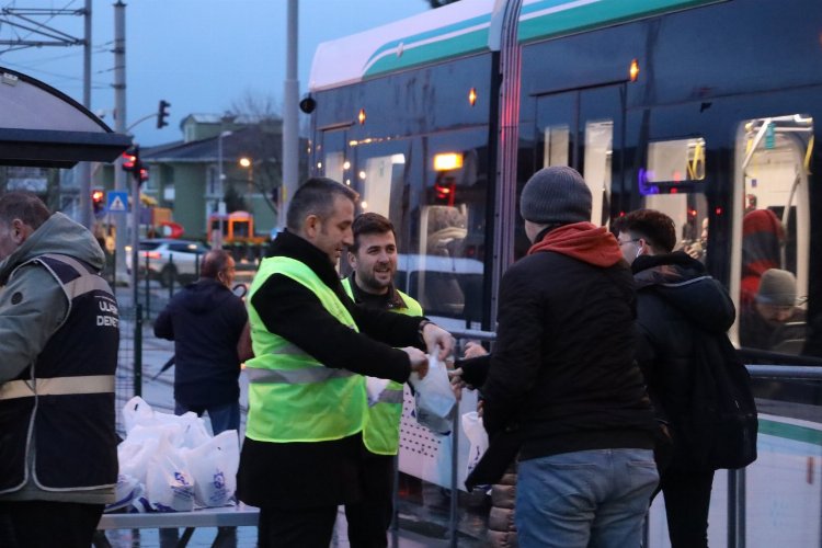 Kocaeli'den kandil simidi ikramı -