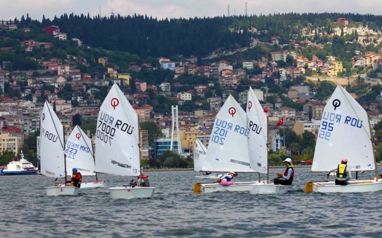 Kocaeli Körfez'de yelkenler fora